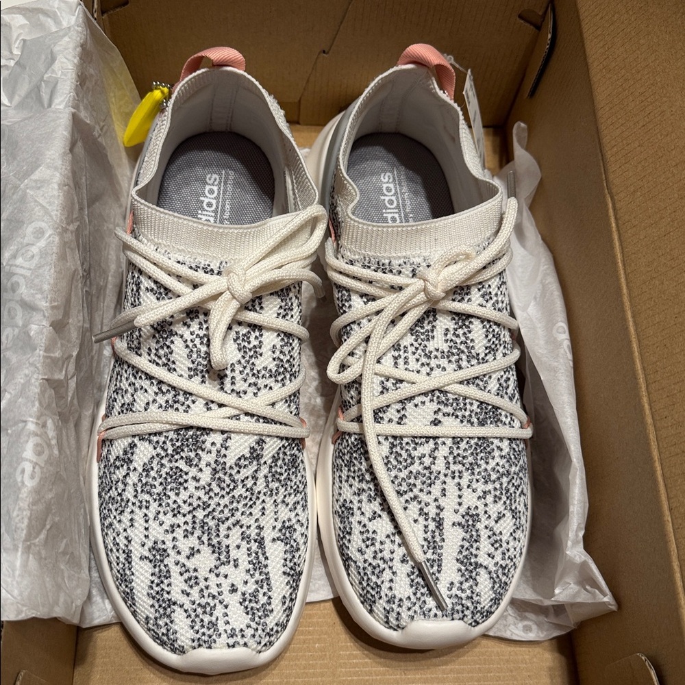 Adidas Ultimamotion Womens Sneaker Size 9